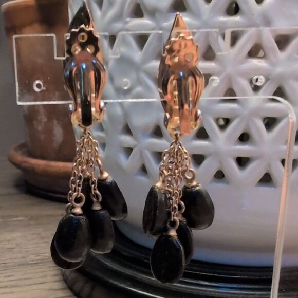Vintage Clip On Gold Leaf and Black Bean Drop Earrings - Picture 7 of 10